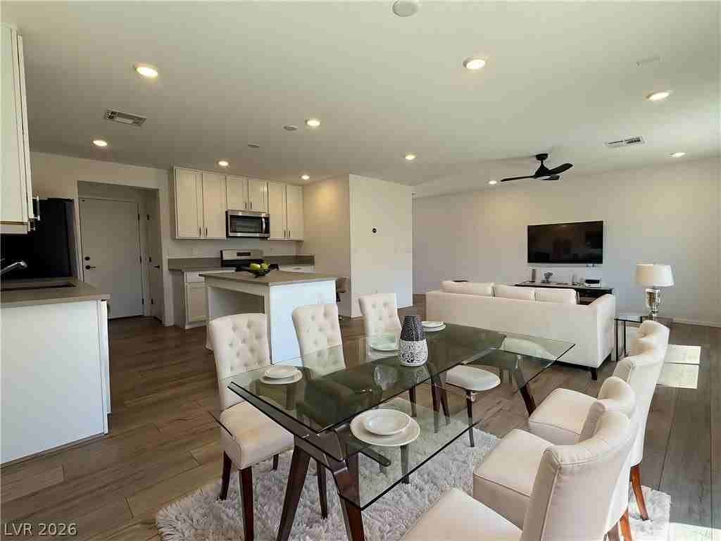 5299 Barcola Ave - Photo 2 of 20