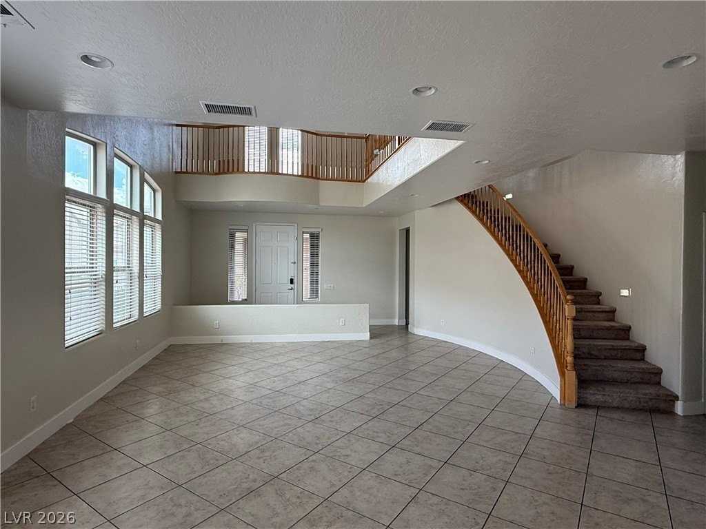 7682 W Diablo Dr - Photo 4 of 24