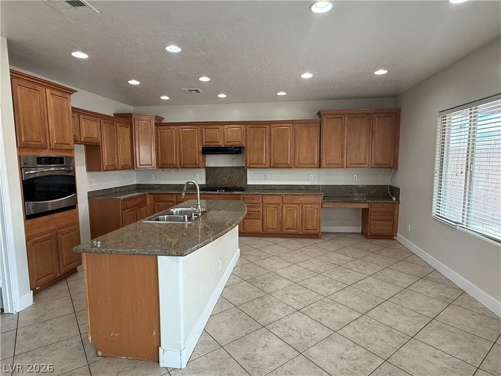 7682 W Diablo Dr - Photo 6 of 24