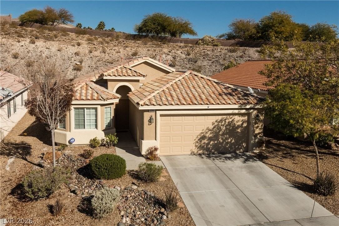 2266 Dakota Sky Ct - Photo 2 of 32
