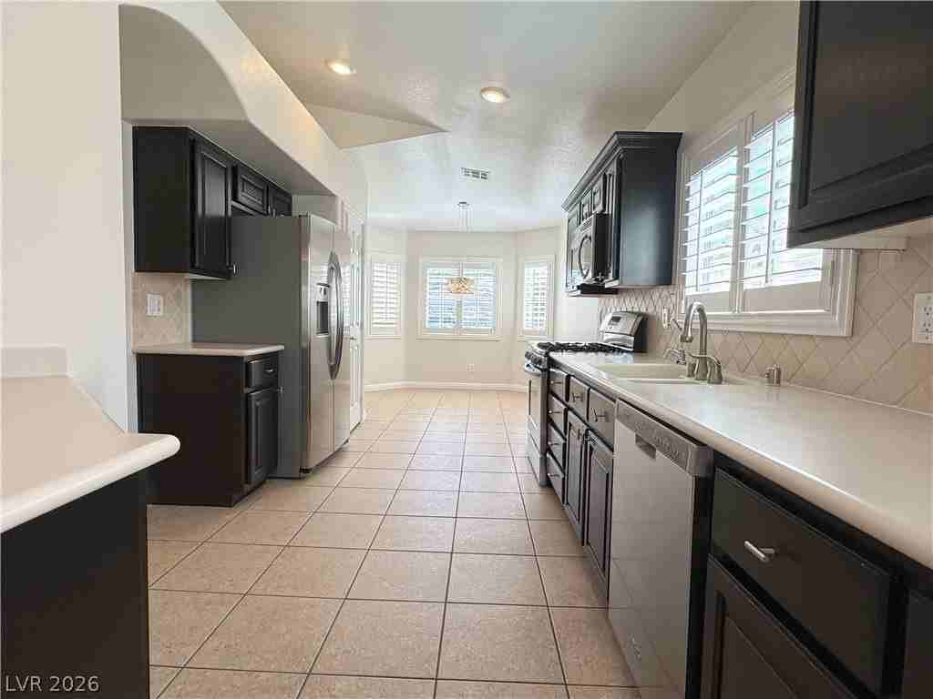 2266 Dakota Sky Ct - Photo 6 of 32