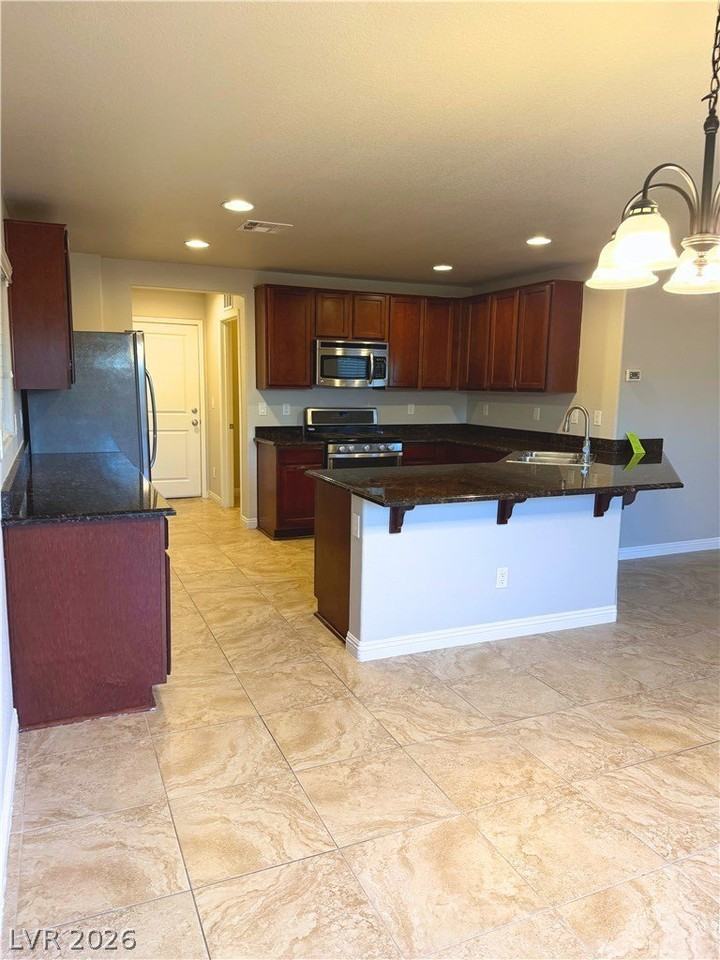10627 Pennant Ave - Photo 5 of 11