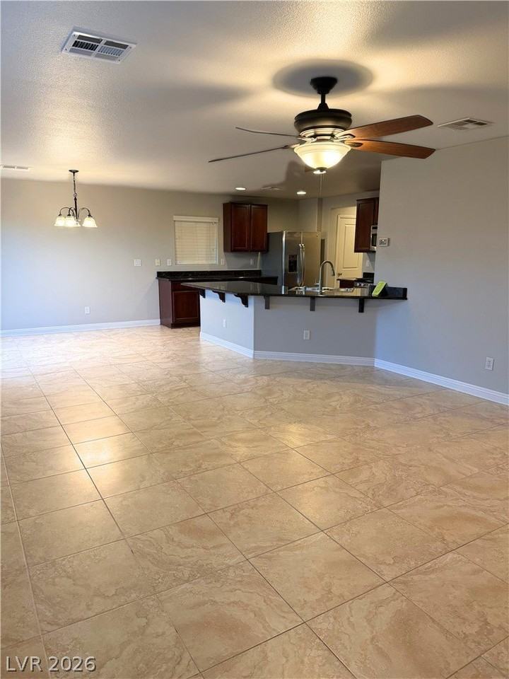 10627 Pennant Ave - Photo 6 of 11