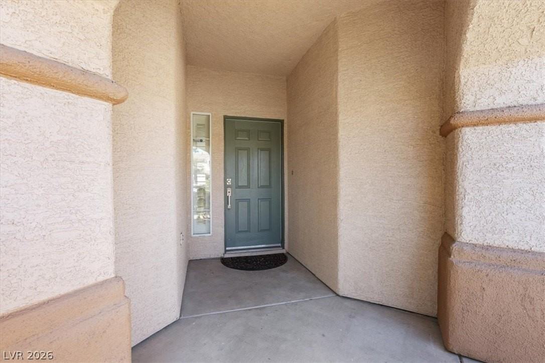 1007 Golden Ridge Ct - Photo 3 of 27