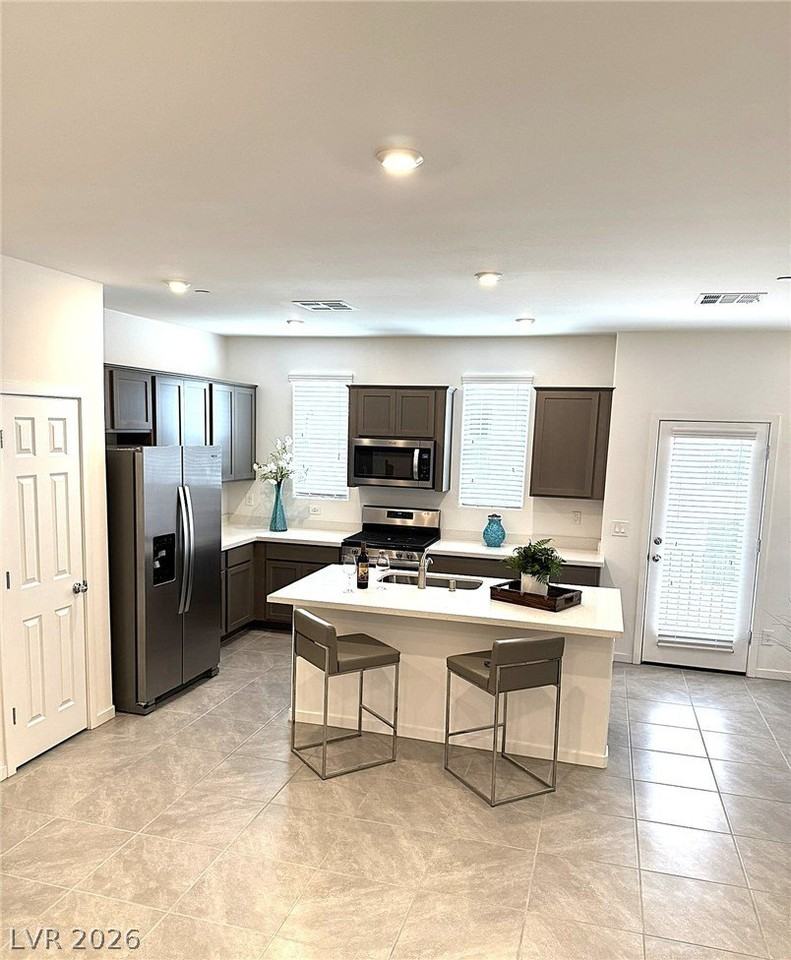 658 Anemone Ln - Photo 6 of 27