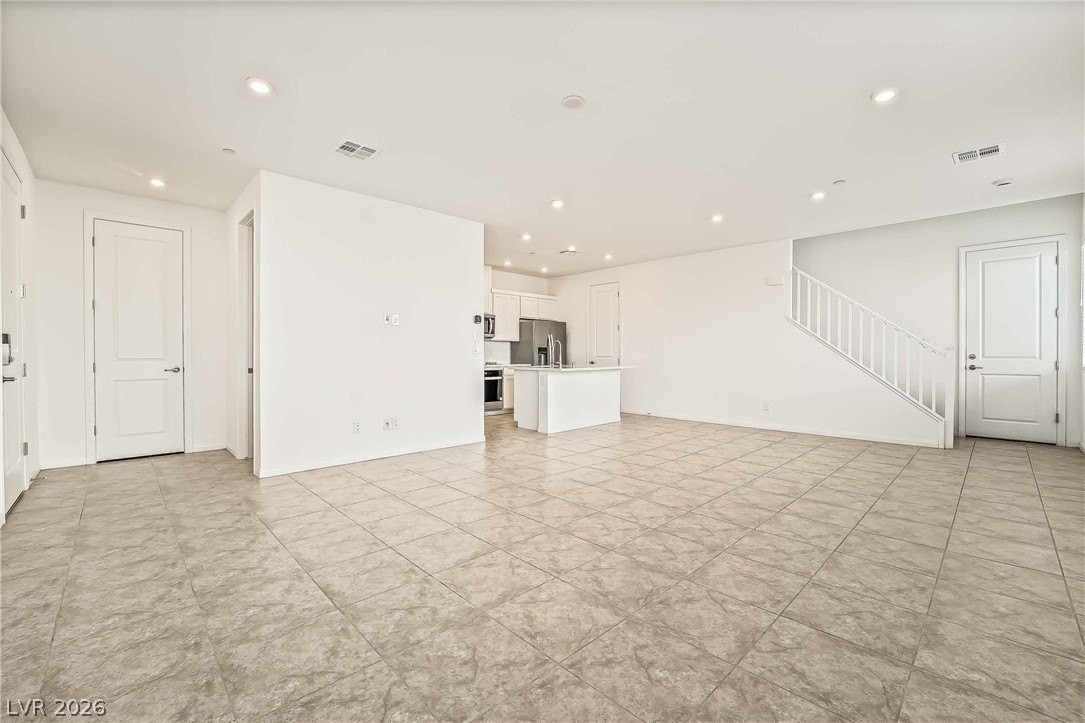 228 Vanhoy Ave - Photo 4 of 15