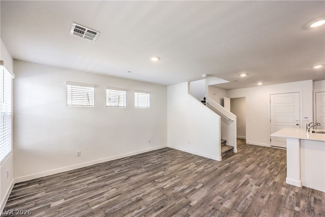 923 Pink Sugerbird St - Photo 5 of 23