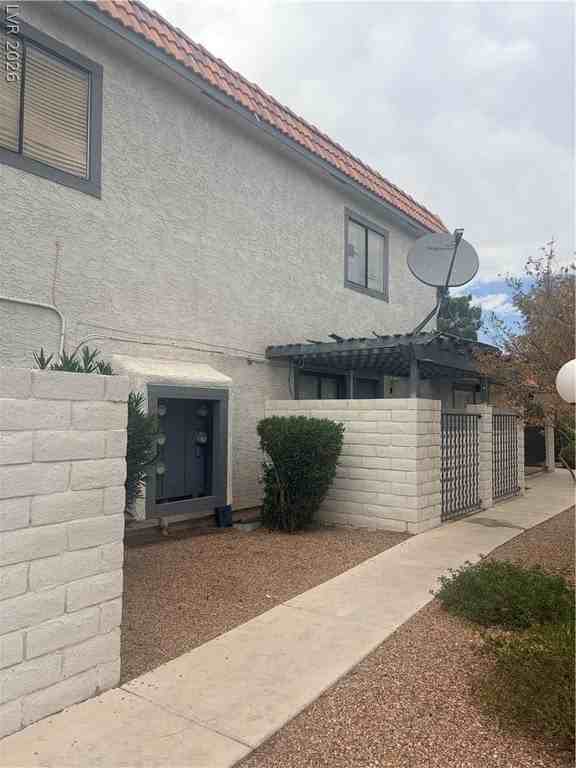 1133 Willow Tree Dr #B - Photo 3 of 20