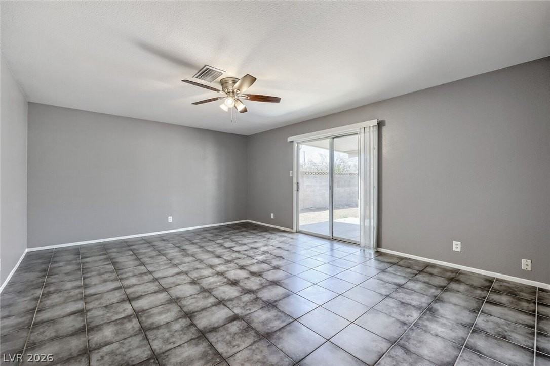 604 Bloomingfield Ln - Photo 2 of 21