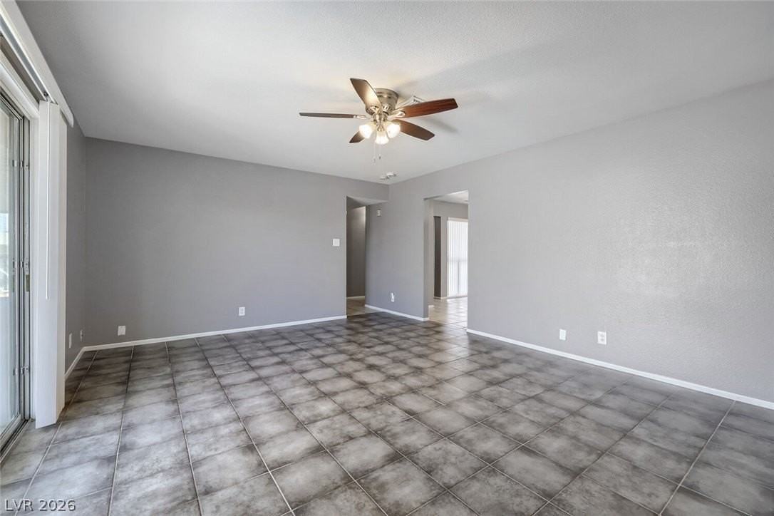 604 Bloomingfield Ln - Photo 3 of 21