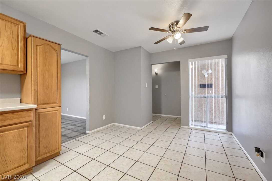 604 Bloomingfield Ln - Photo 4 of 21