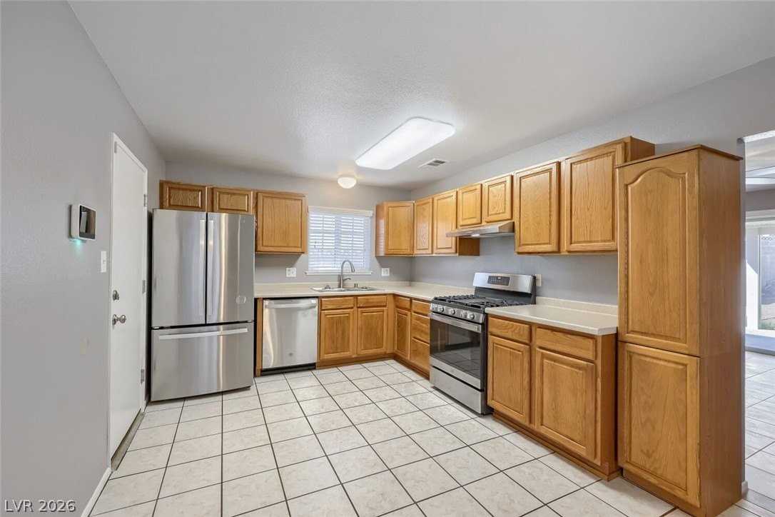 604 Bloomingfield Ln - Photo 5 of 21