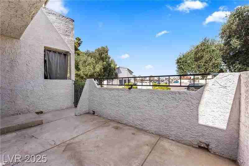 1628 Justin Ct - Photo 6 of 17