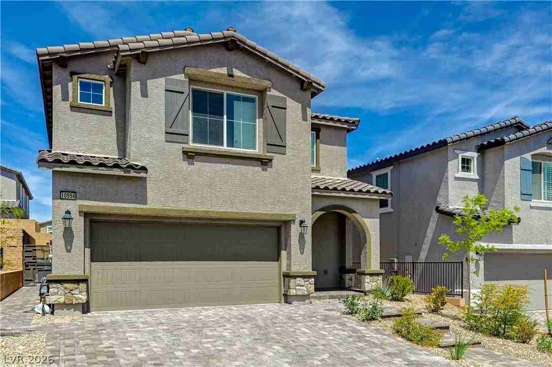 10956 Oregano Ave - Photo 3 of 50