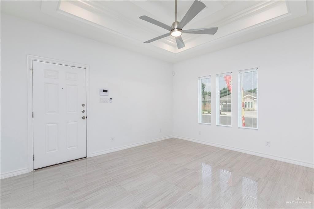 805 N Clarence Ave #1 - Photo 3 of 17