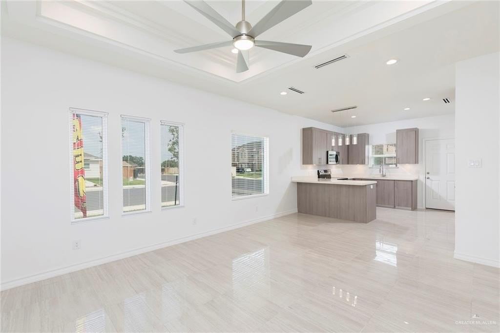 805 N Clarence Ave #1 - Photo 4 of 17