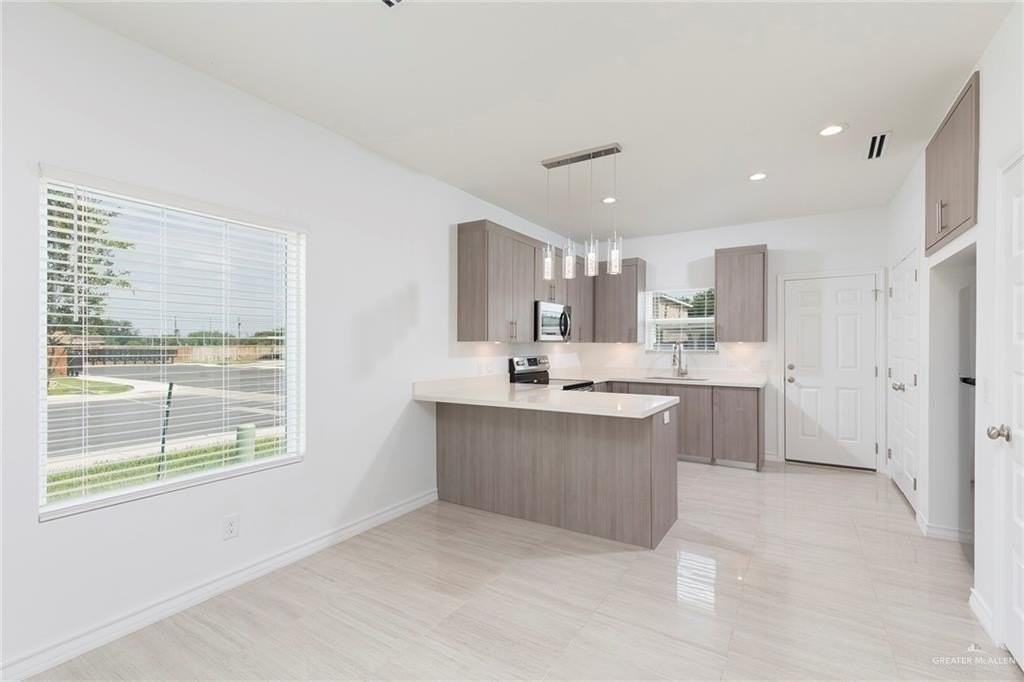 805 N Clarence Ave #1 - Photo 5 of 17