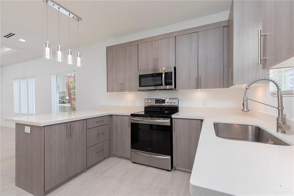 805 N Clarence Ave #1 - Photo 7 of 17