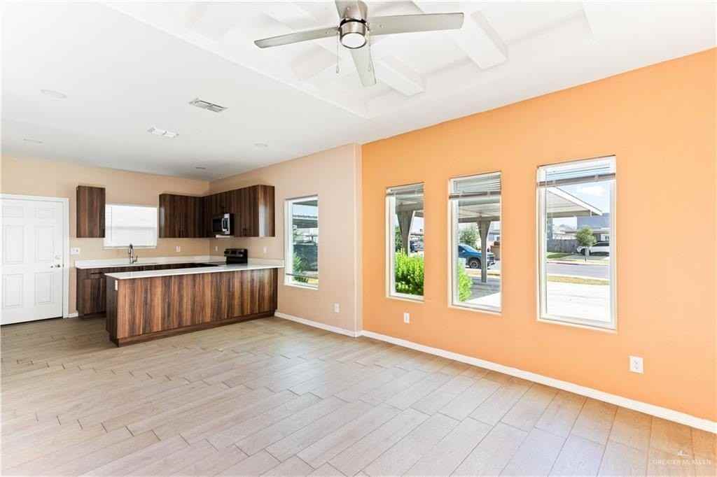 2914 W Driftwood St #3 - Photo 3 of 16