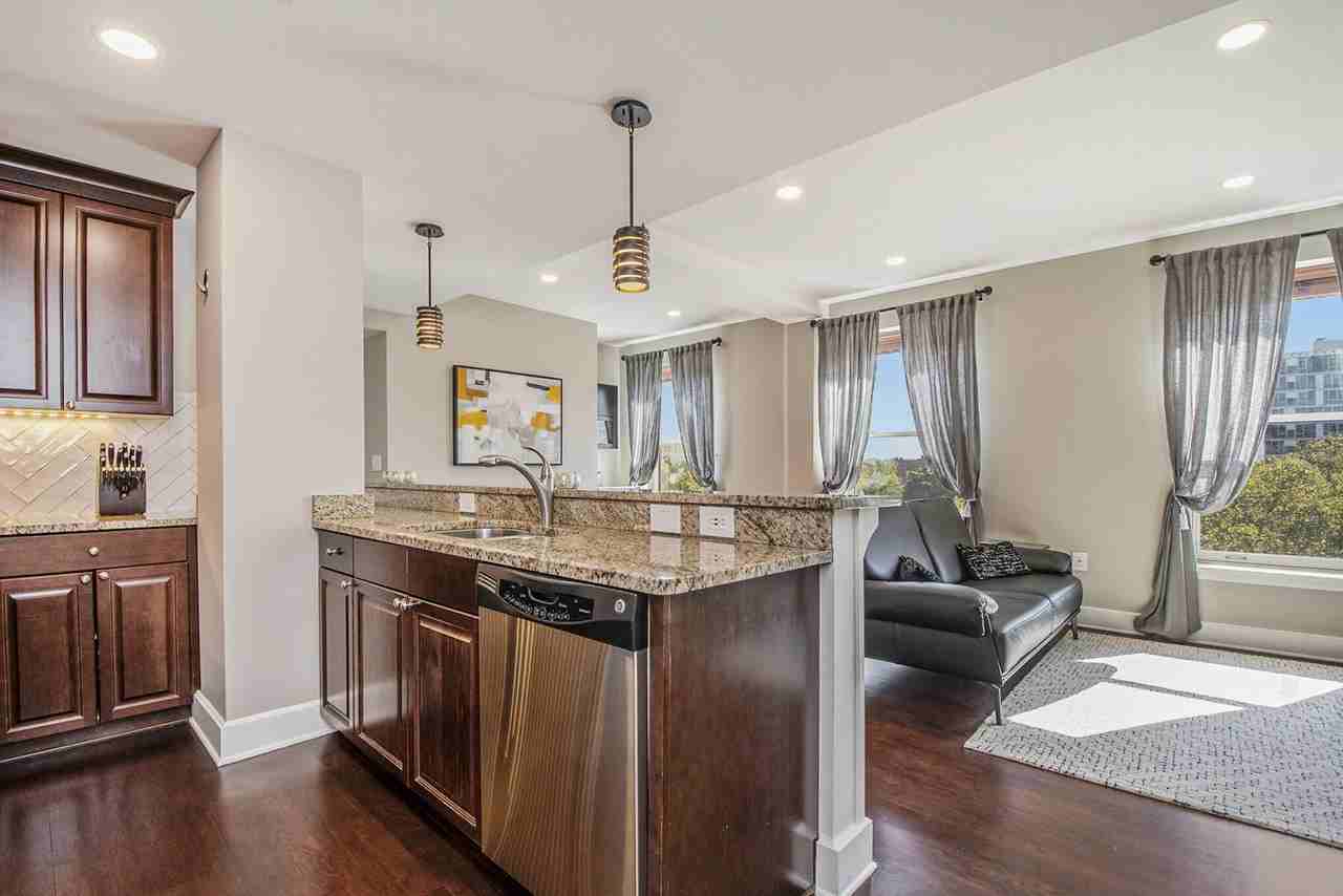 27 Library St Ne #602 - Photo 4 of 32