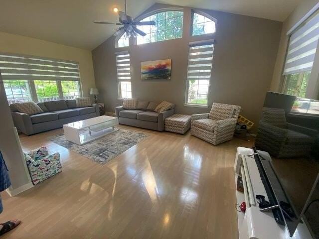 5628 Versailles Ave - Photo 6 of 28