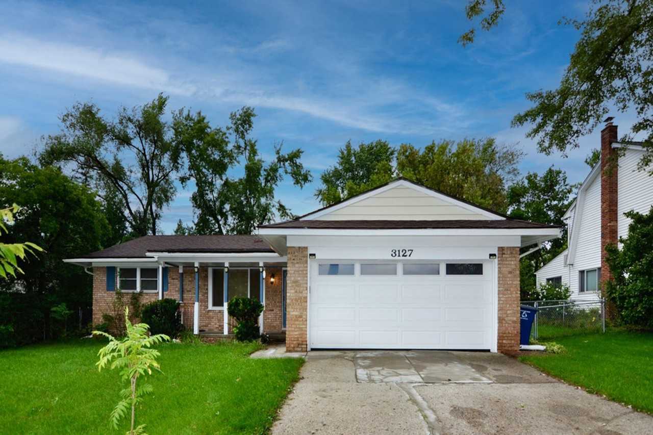 3127 Plymouth Rd - Photo 2 of 37