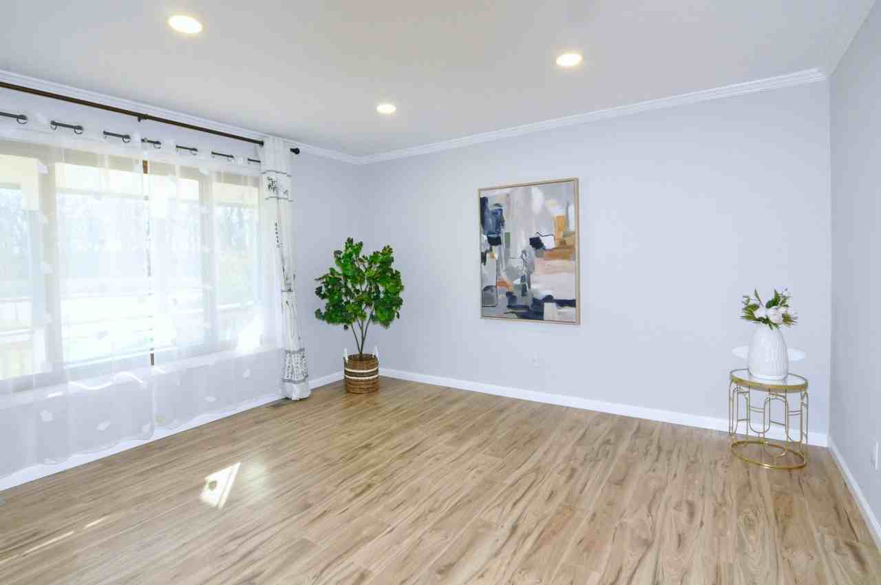 3127 Plymouth Rd - Photo 6 of 37