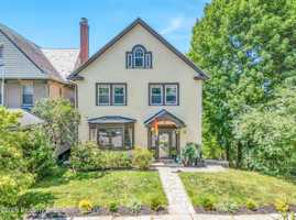 featured image of 911 Clay Ave
