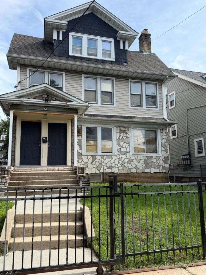 91 Lyons Ave
