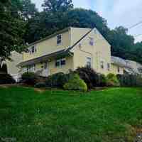 featured image of 19 Knoble Pl 2nd Fl