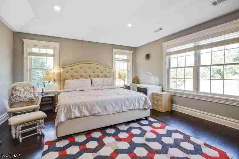 51 Mountain Ave - Photo 4 of 29