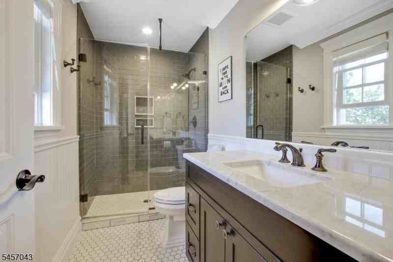 51 Mountain Ave - Photo 6 of 29