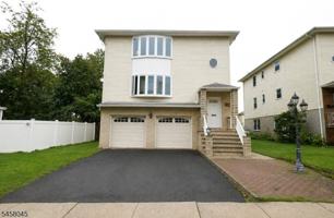 featured image of 839 Walnut St
