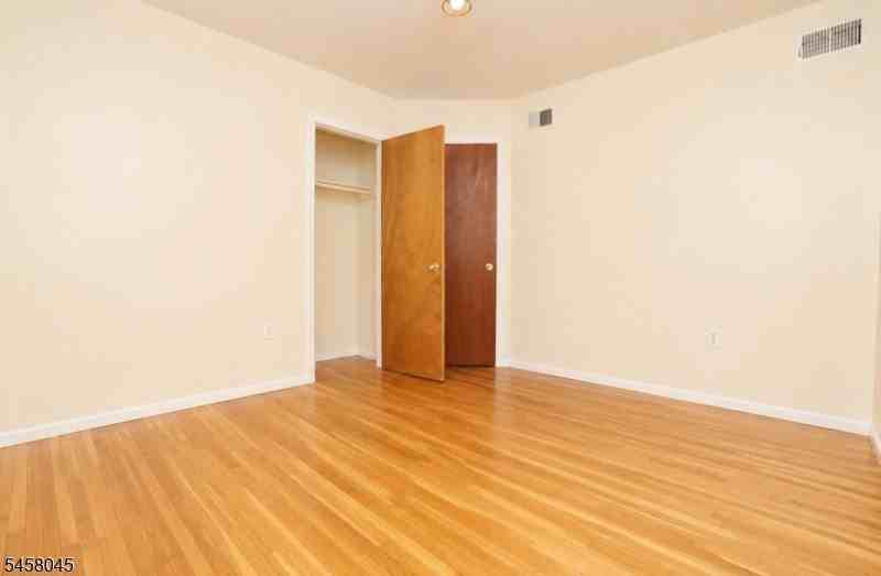 839 Walnut St - Photo 6 of 11