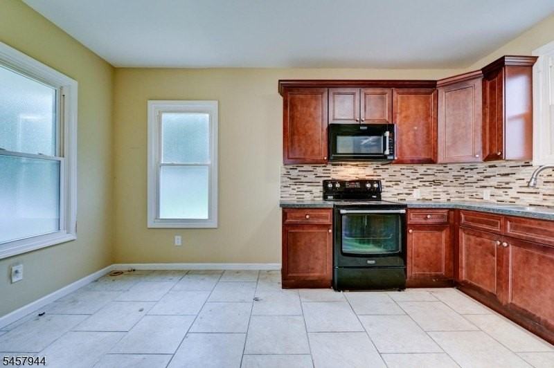 138 Hamburg Tpke - Photo 5 of 24
