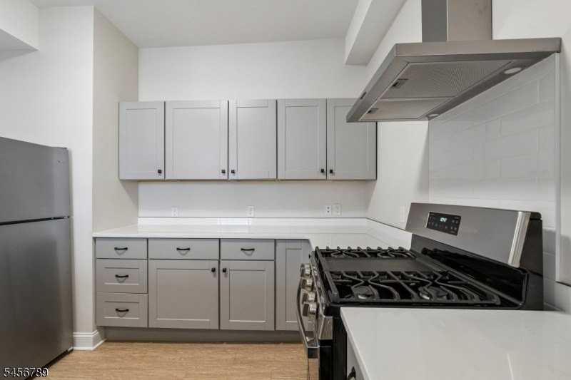 21 Union Pl Unit 3 - Photo 6 of 29