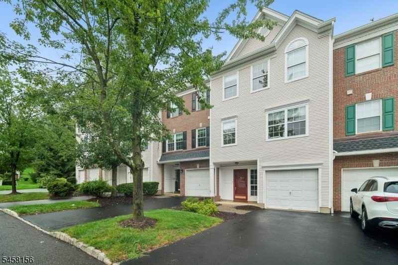 4 Prescott Ct - Photo 2 of 42