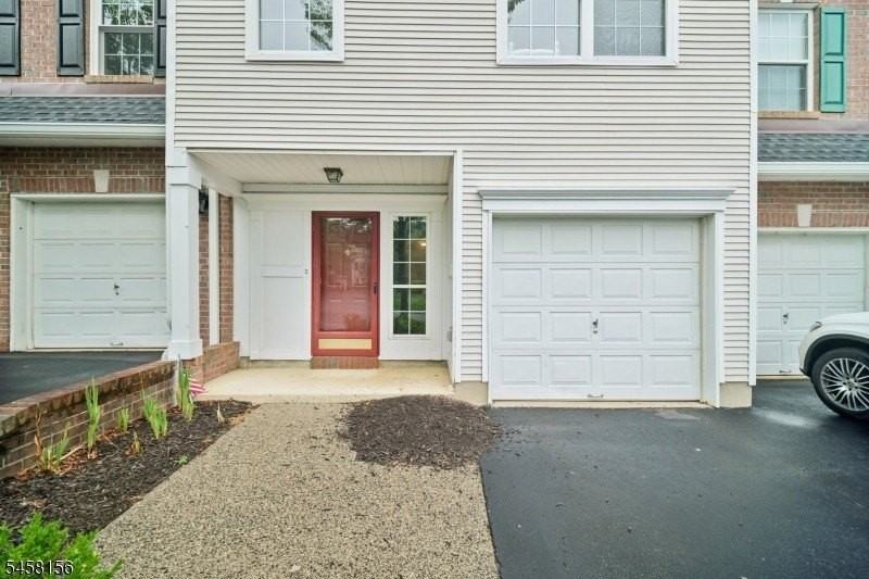 4 Prescott Ct - Photo 3 of 42