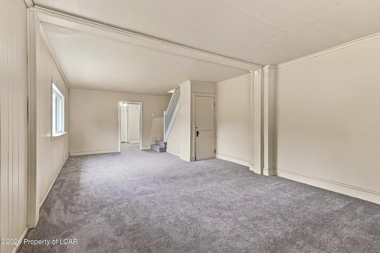 54 Humphrey St - Photo 3 of 17