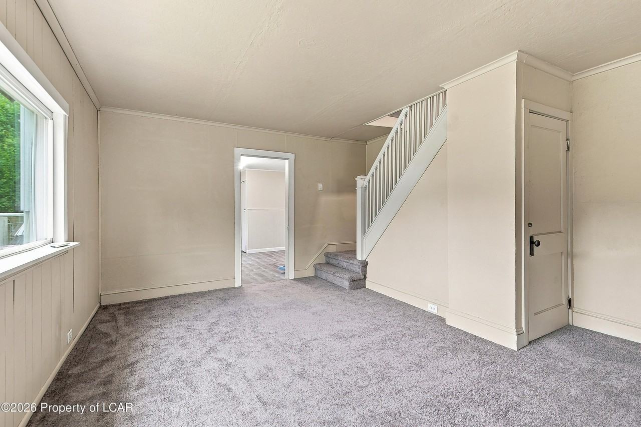 54 Humphrey St - Photo 5 of 17