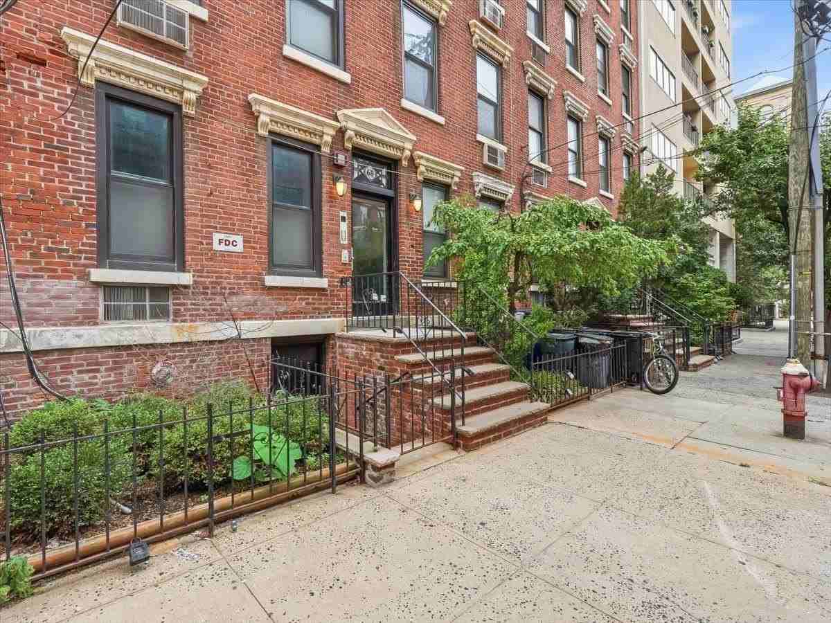 68 Park Ave #5 - Photo 7 of 7