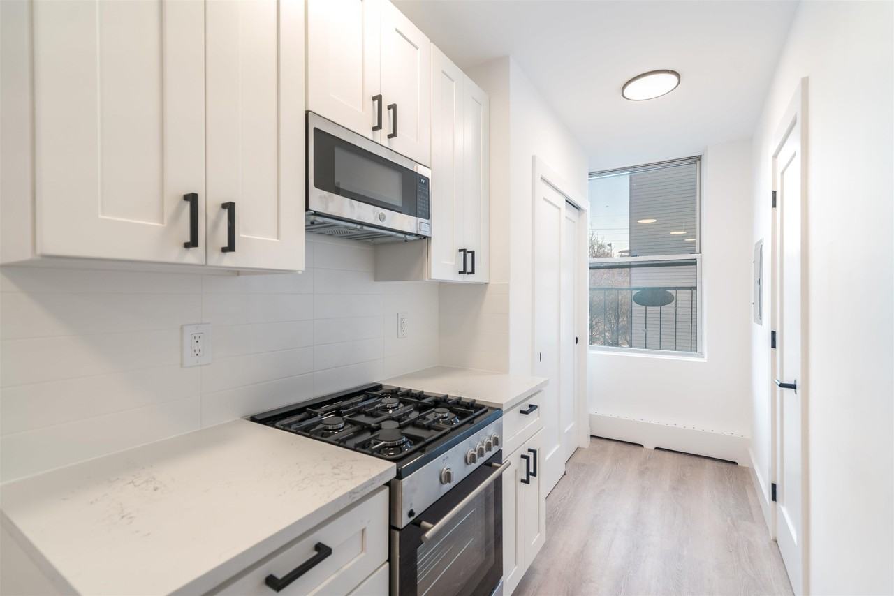 500 Monroe St #4 - Photo 5 of 14