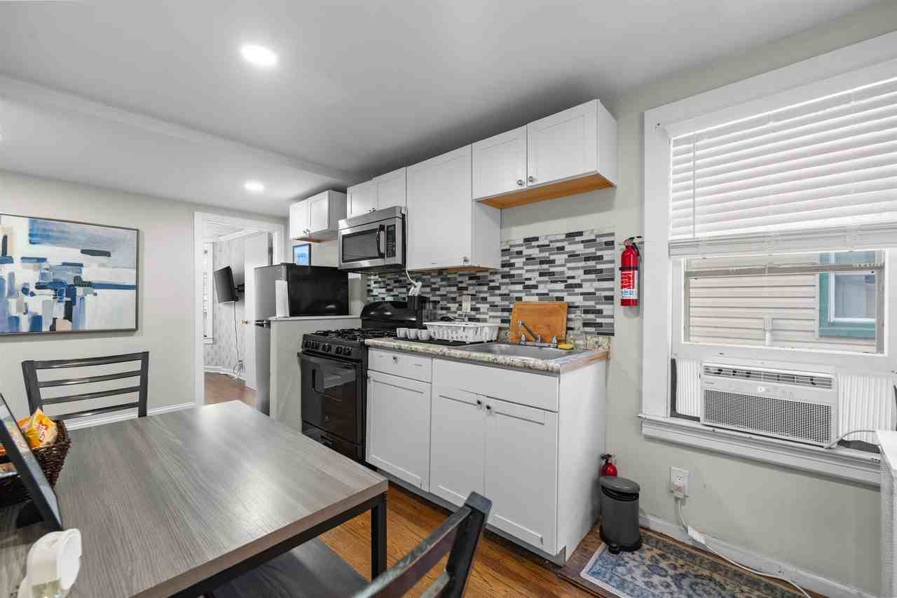 9 W 51st St - Photo 5 of 10