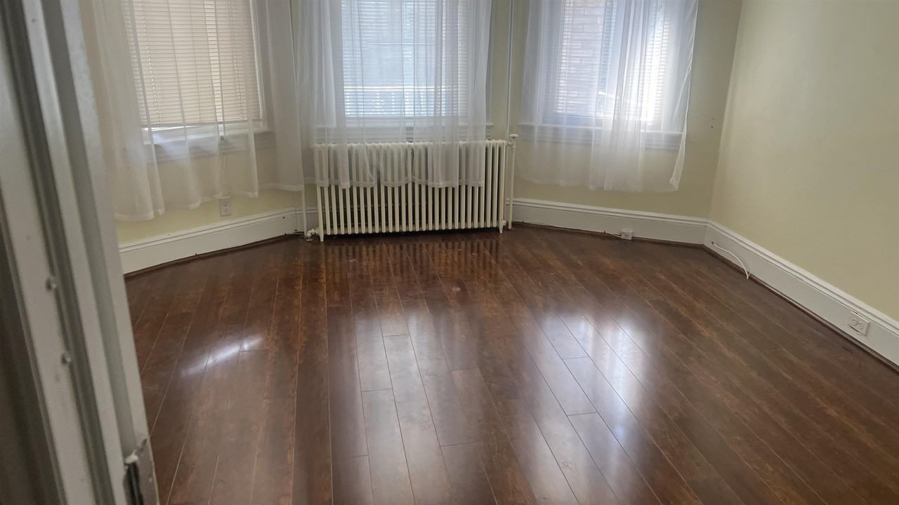 31 W 48th St #1 - Photo 2 of 19