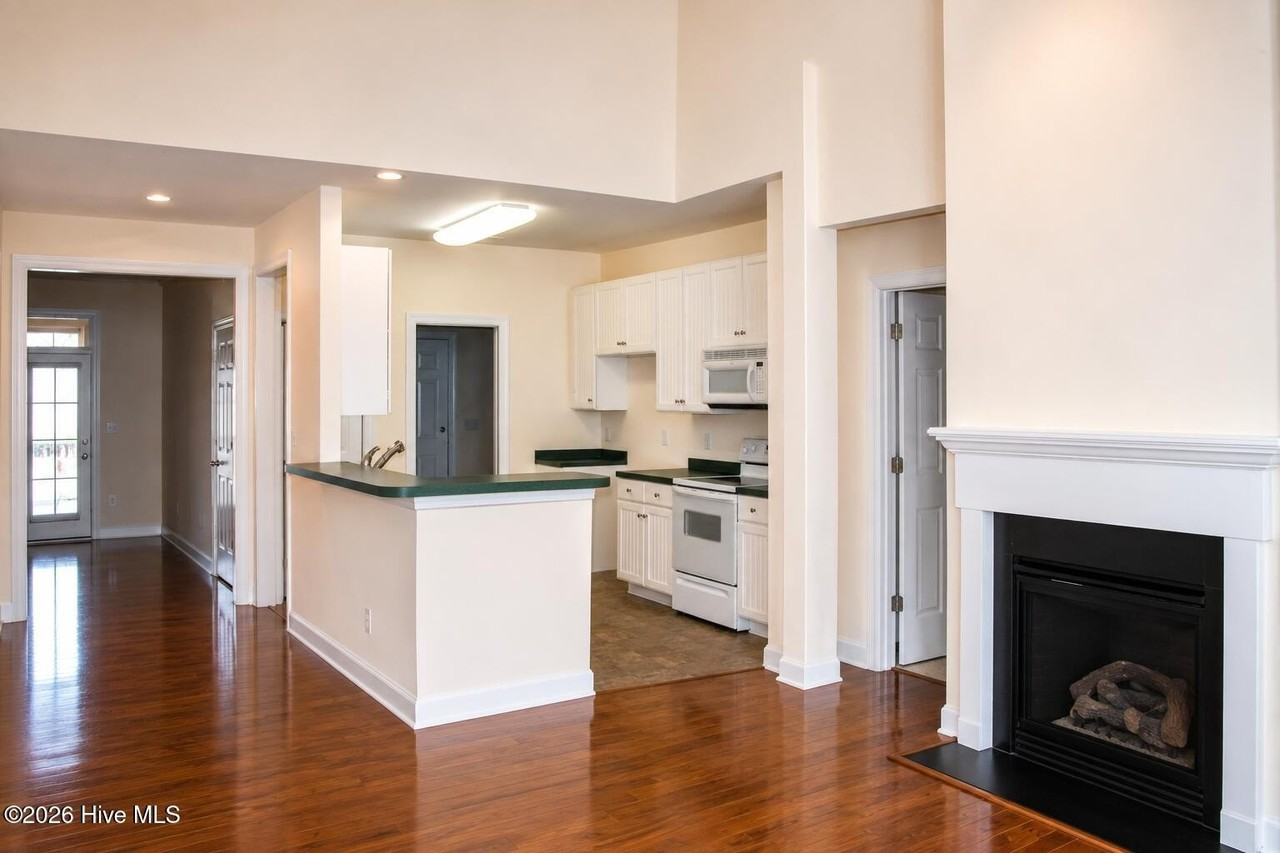 1308 Arbor Ridge Way - Photo 3 of 17