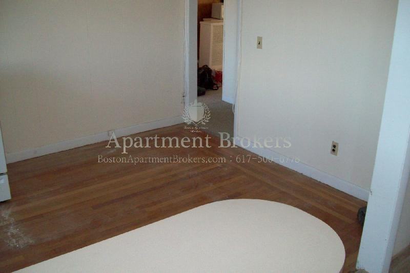 1138 Commonwealth Ave #4 - Photo 3 of 13