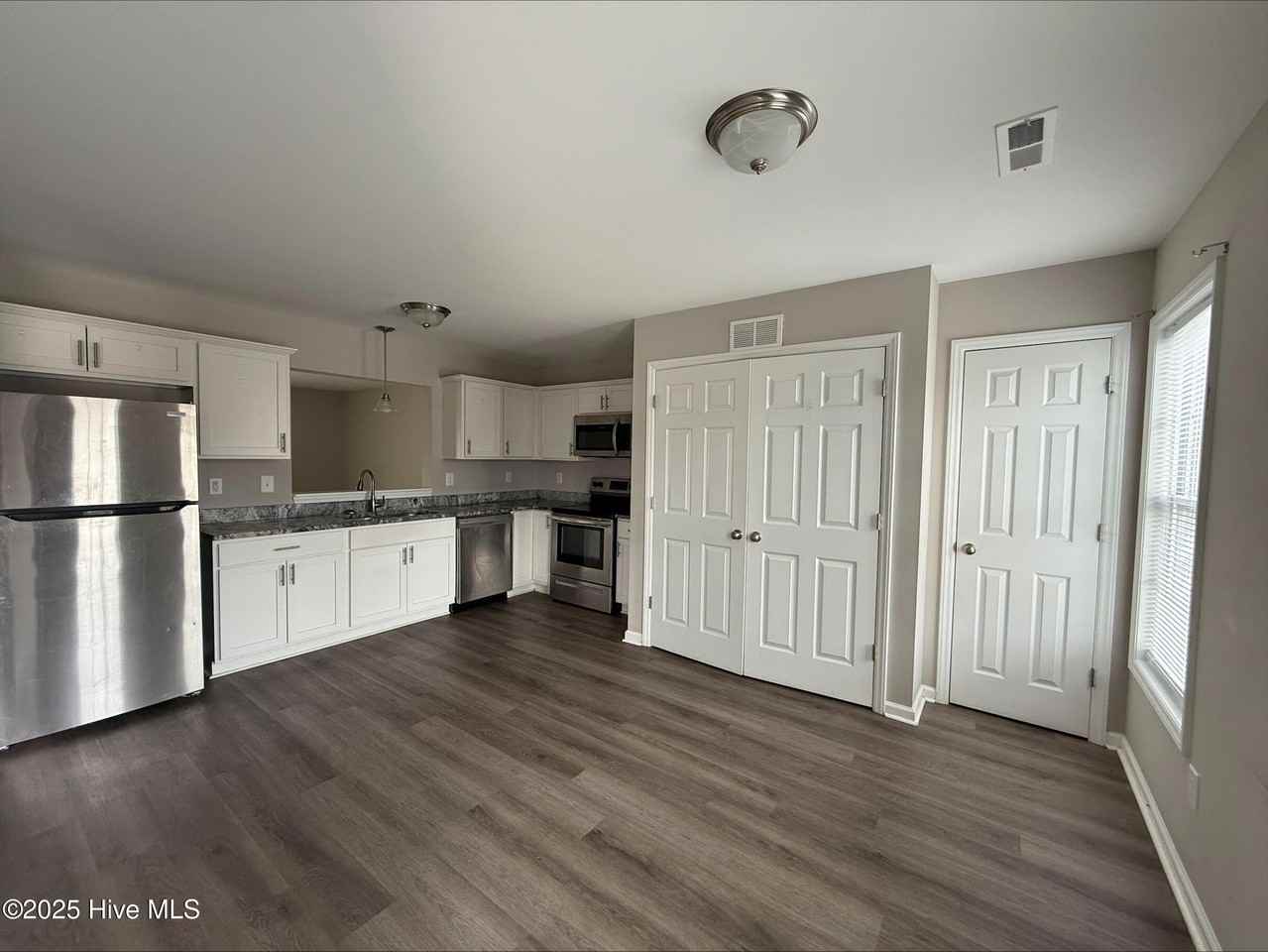 3953 Sedona Dr #B - Photo 3 of 10