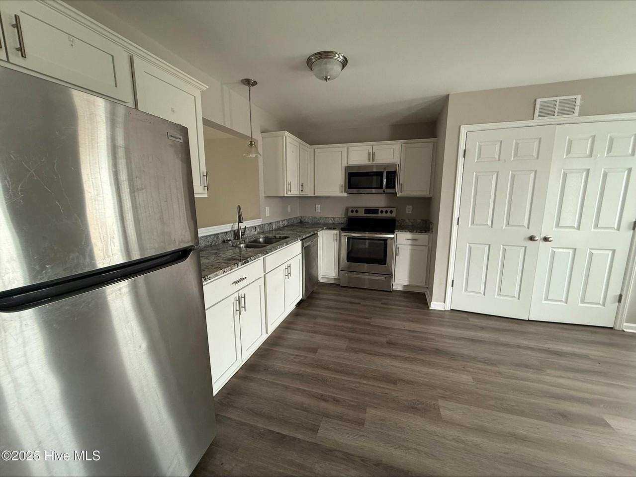 3953 Sedona Dr #B - Photo 4 of 10