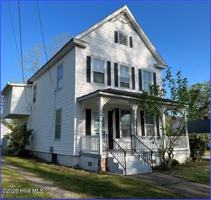 featured image of 717 N Road St