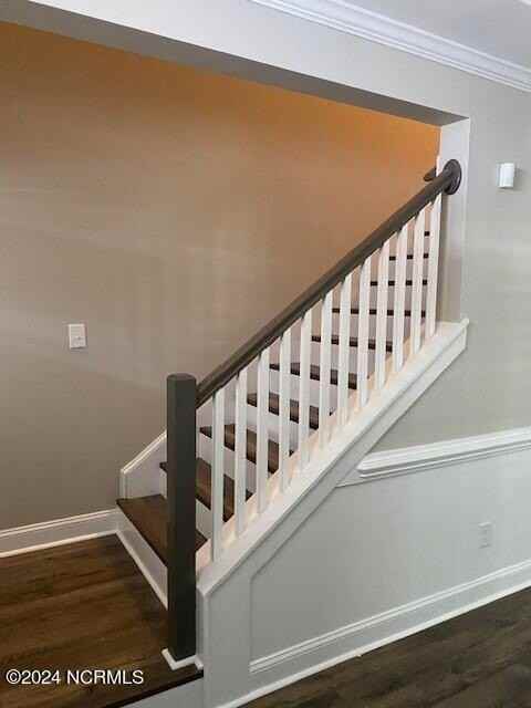 1541 Eastbourne Dr - Photo 4 of 50